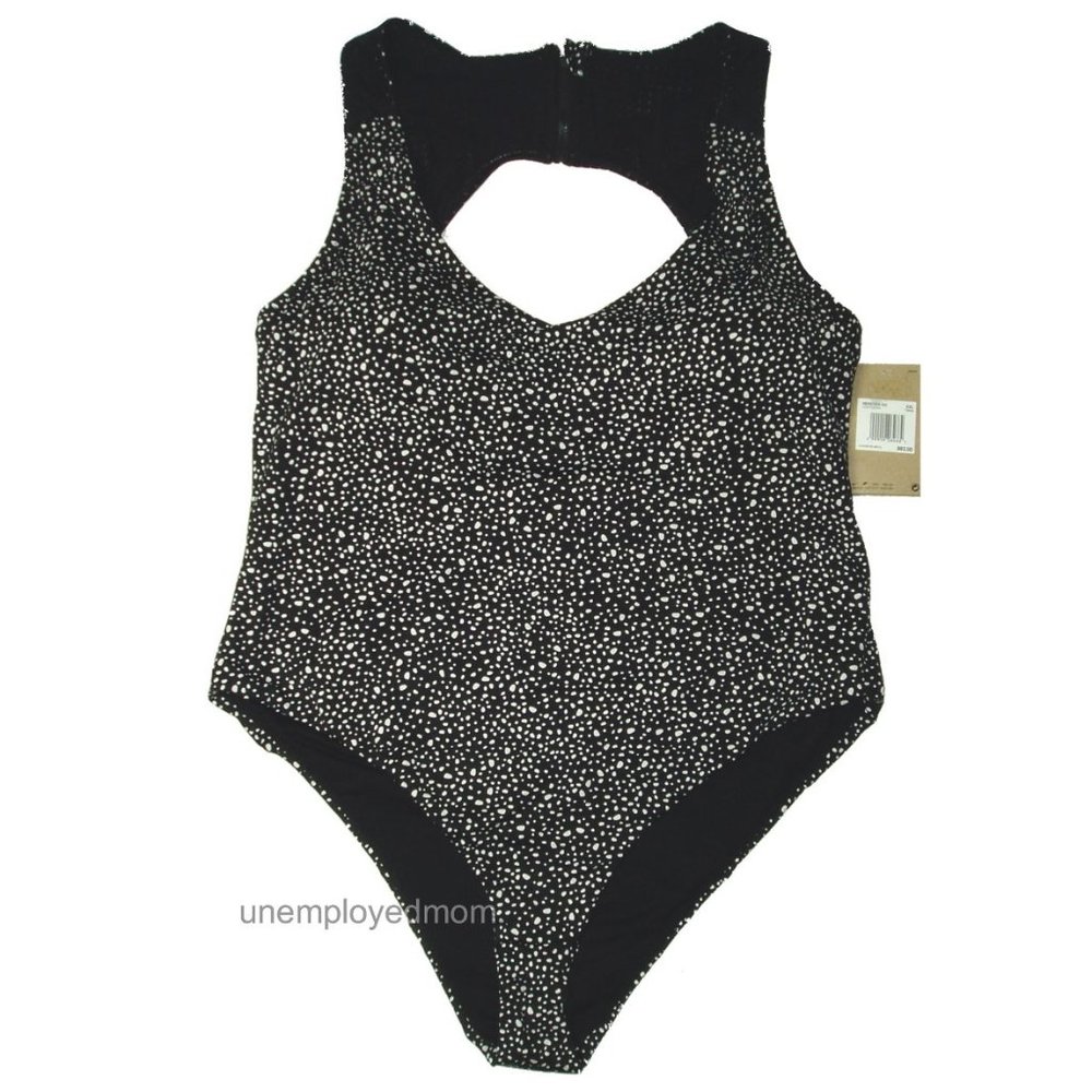 Nike One Piece Swimsuit Women's Athletic Active Swim Wear 1 pc Open Back